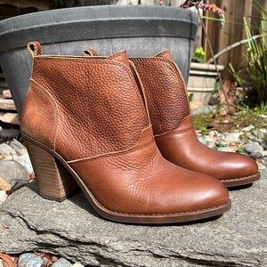 NWOT Lucky Brand Booties